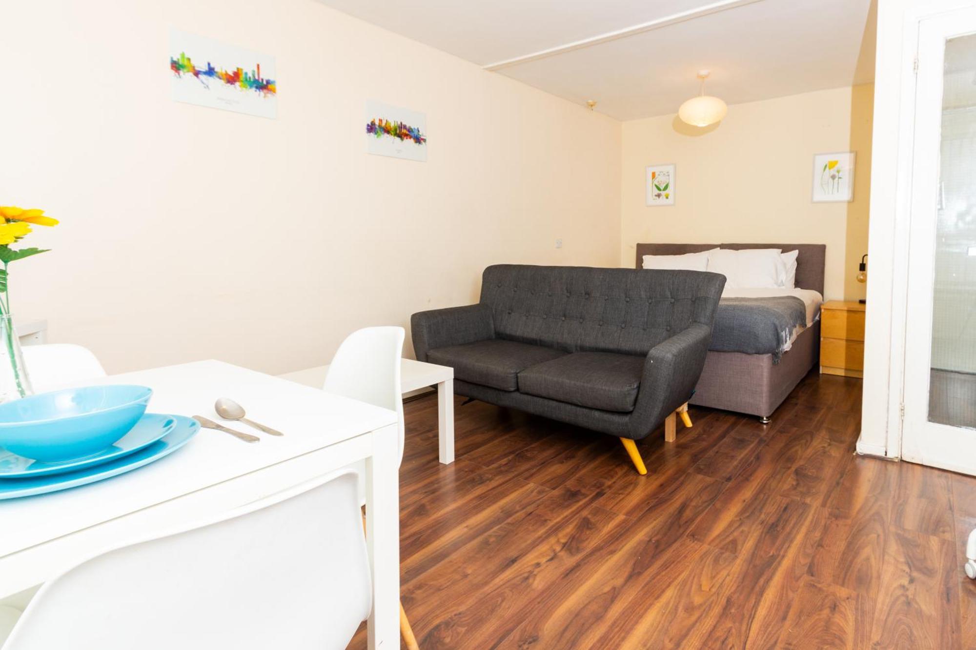 Cosy Stretford In A Prime Location Appartement