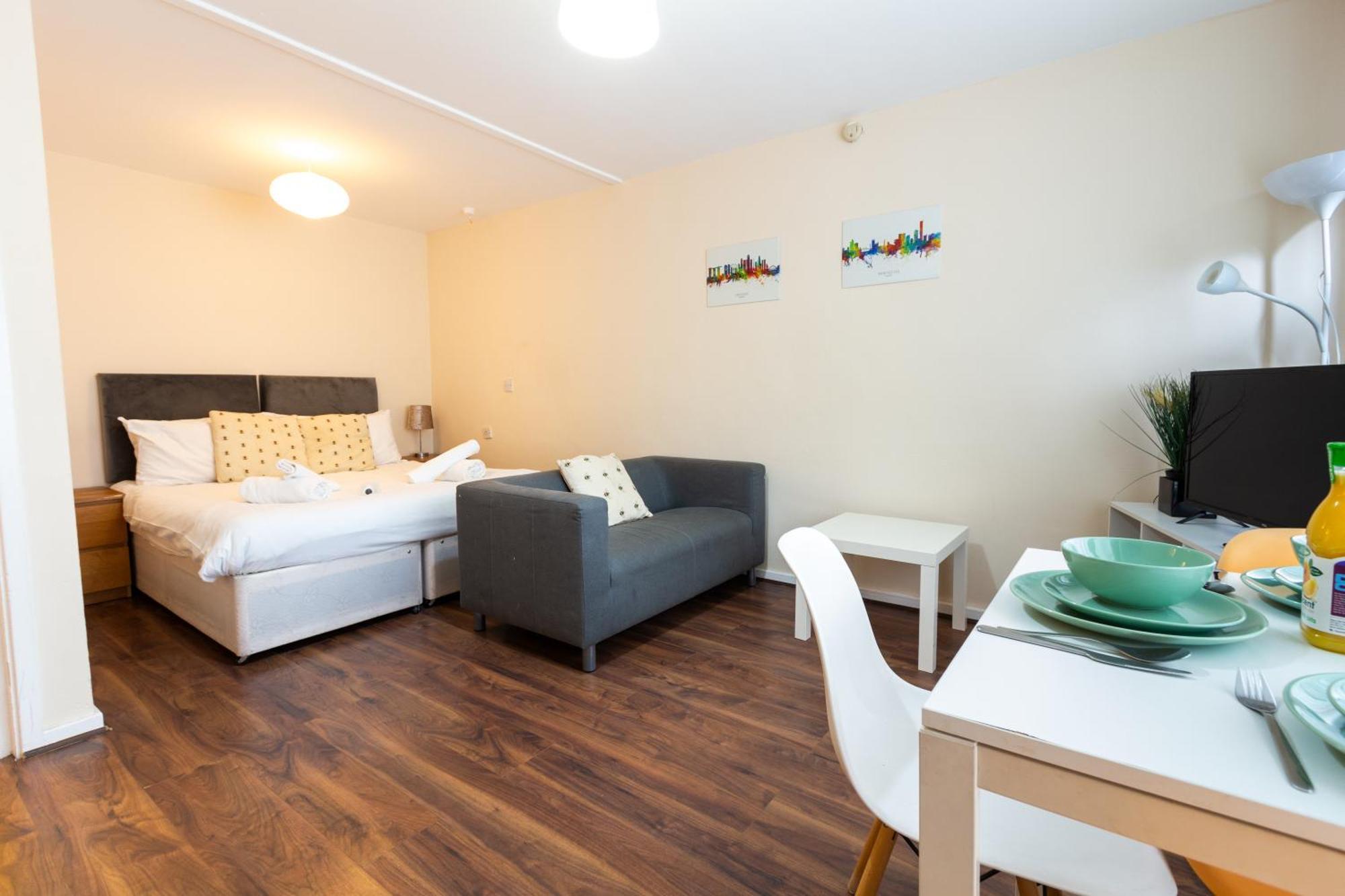 Cosy Stretford In A Prime Location * Manchester