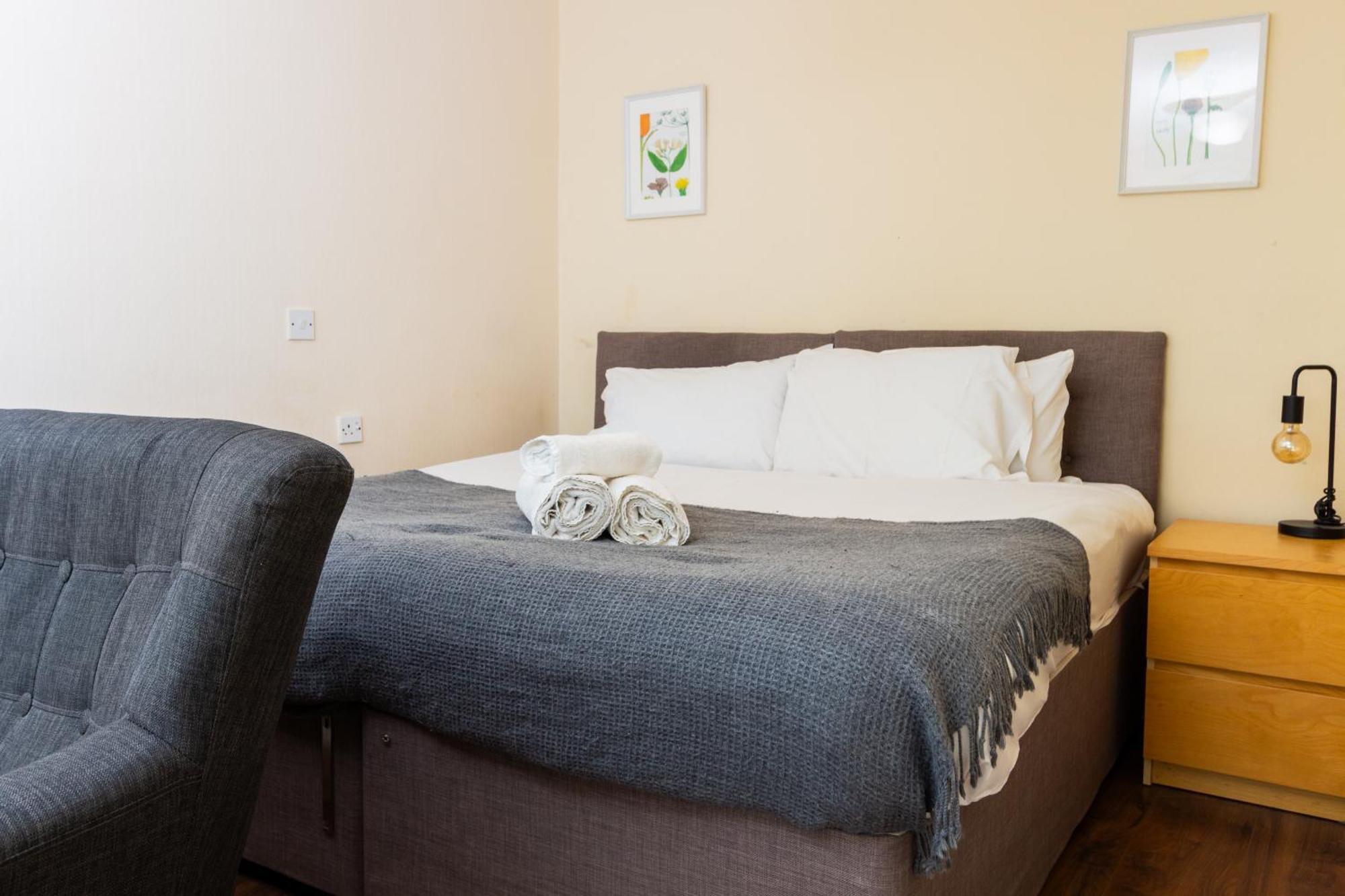Apartment Cosy Stretford In A Prime Location *