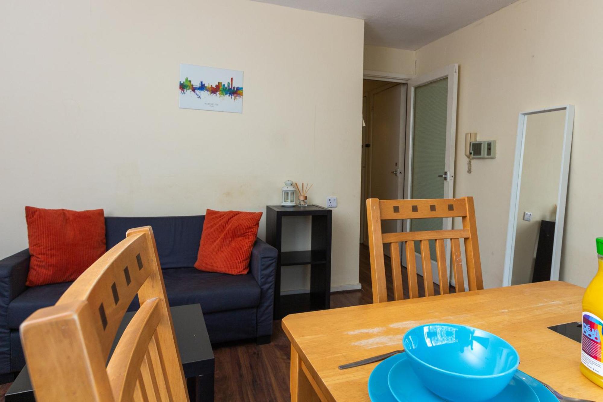 Cosy Stretford In A Prime Location Apartment *